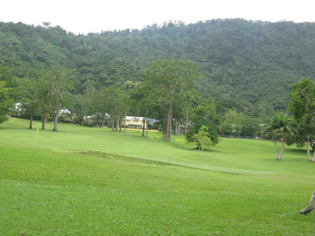 Monique'S Guest House Maraval 3*,