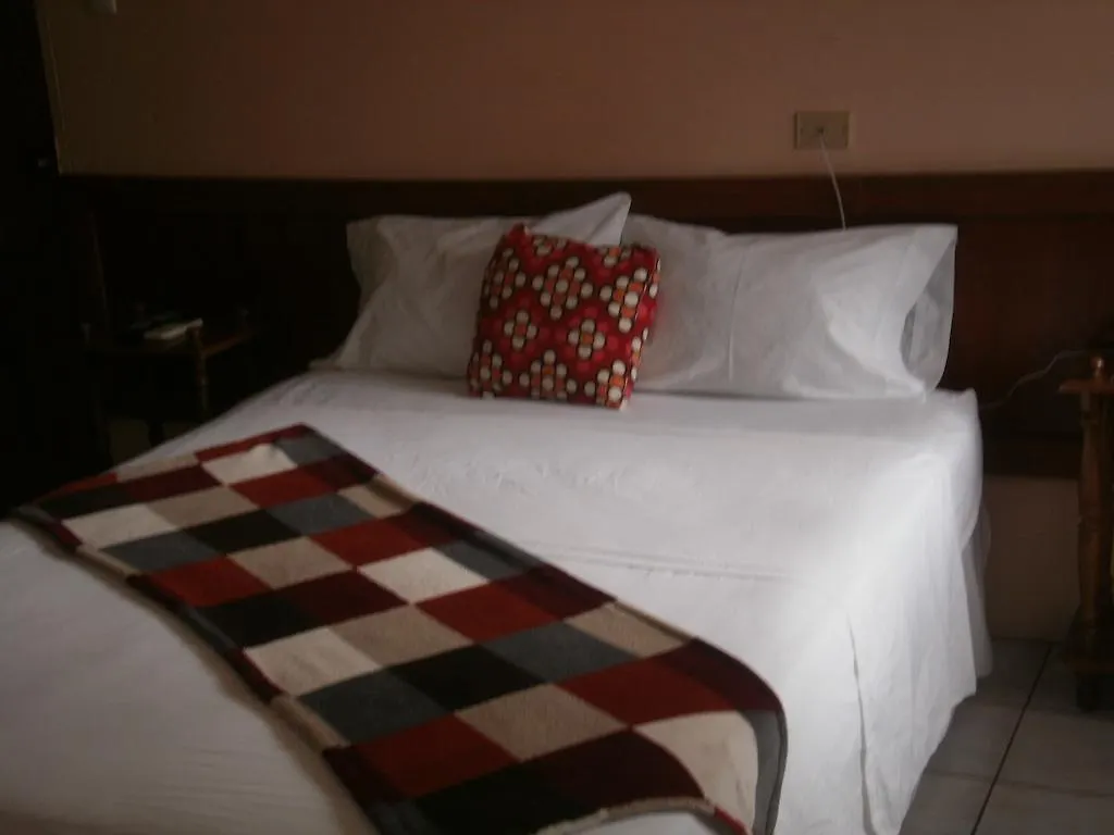 Monique'S Guest House Maraval 3*,  ترينيداد وتوباغو