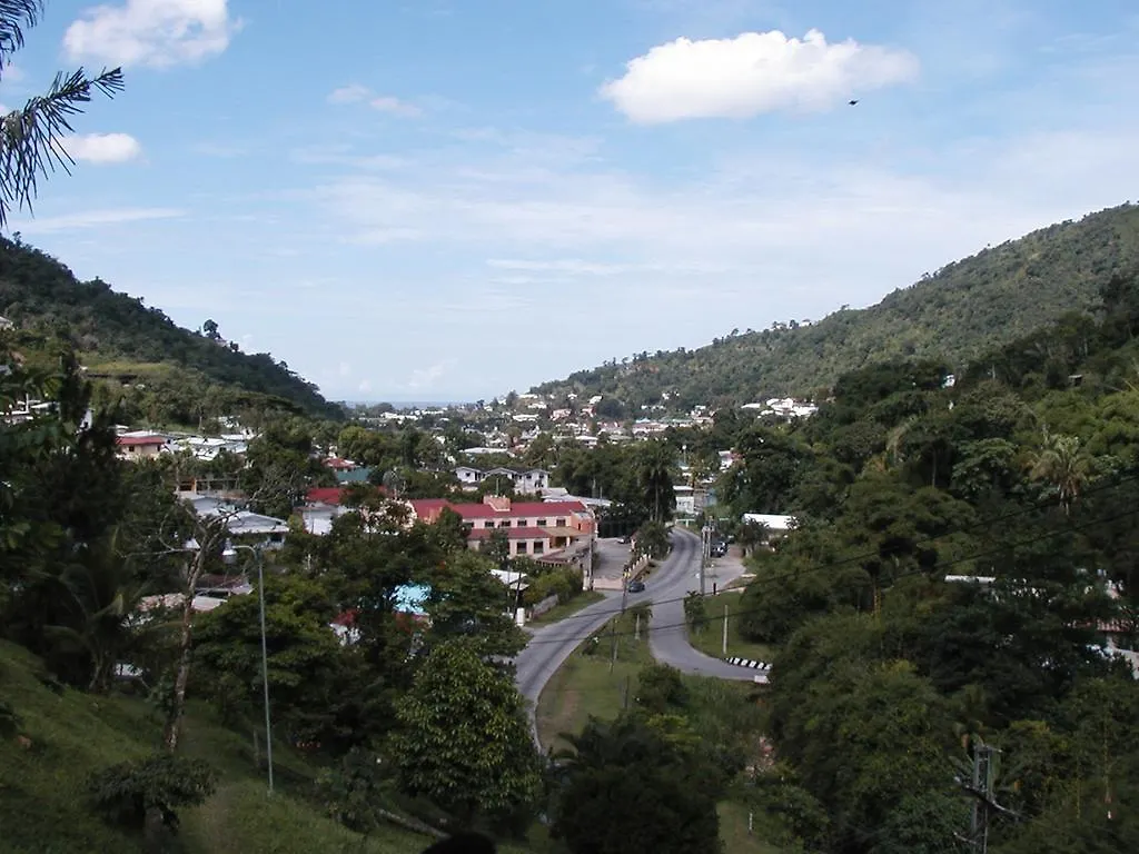 Monique'S Guest House Maraval