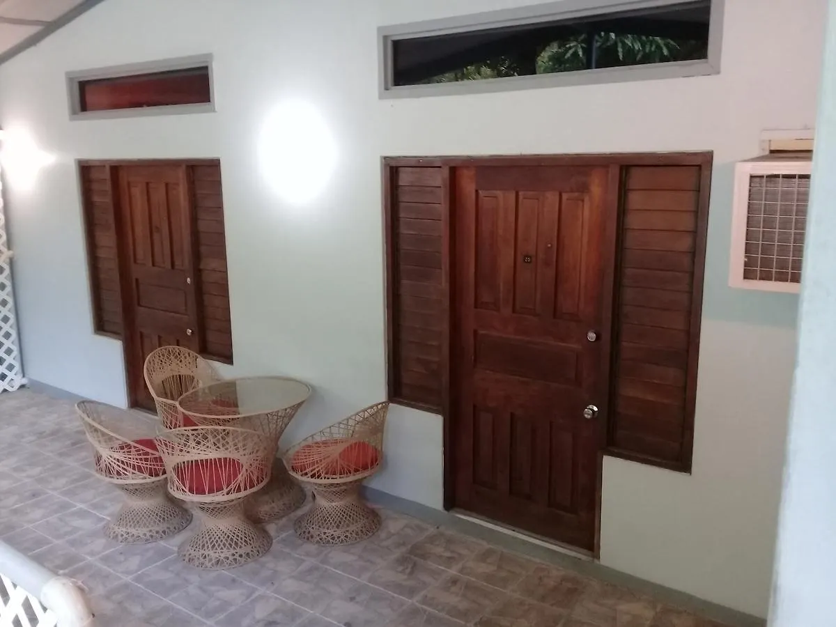Monique'S Guest House Maraval